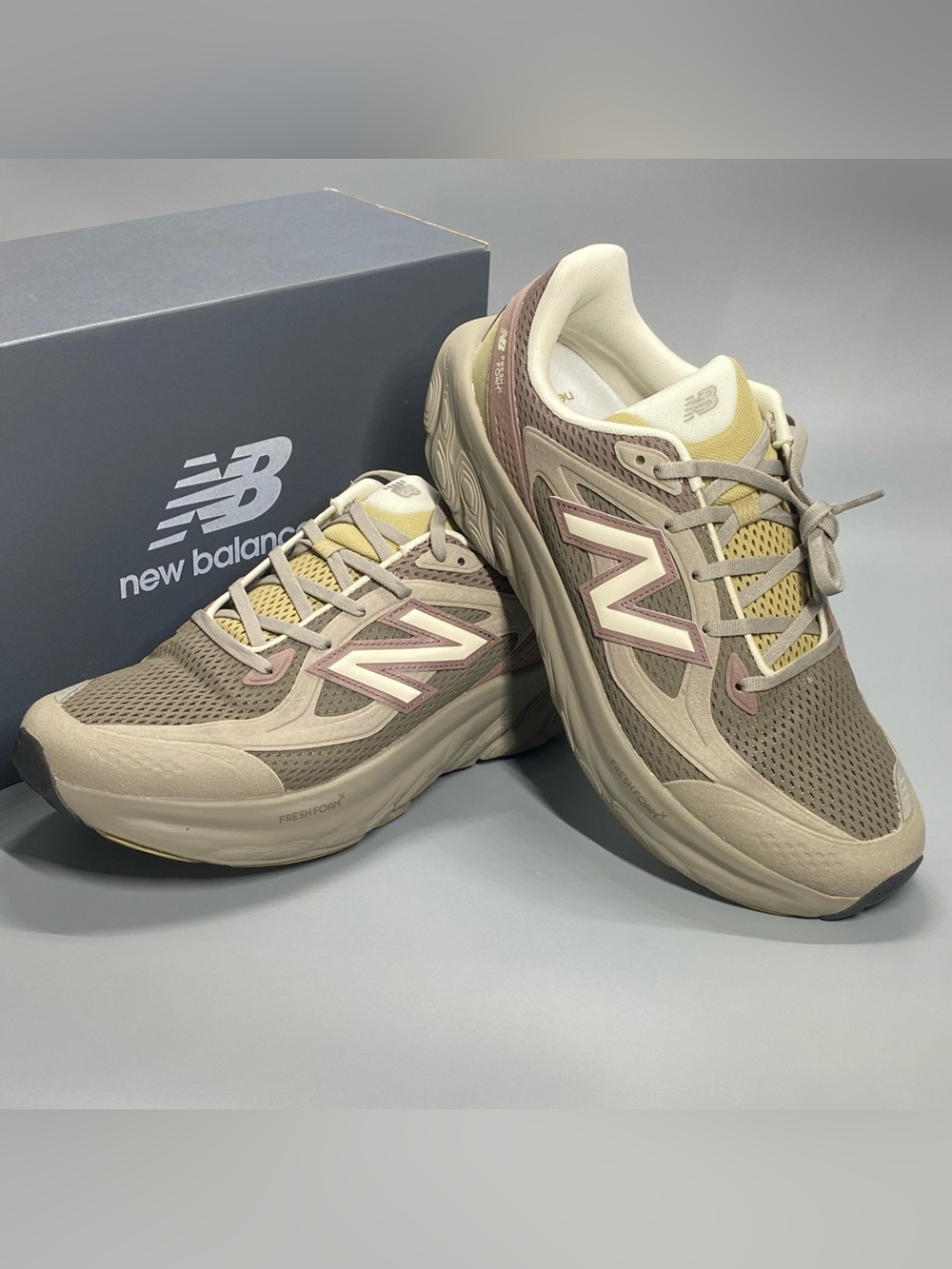 New Balance Fresh Foam Trainer UTRNAC Beige Pink Mens 10.5 Running